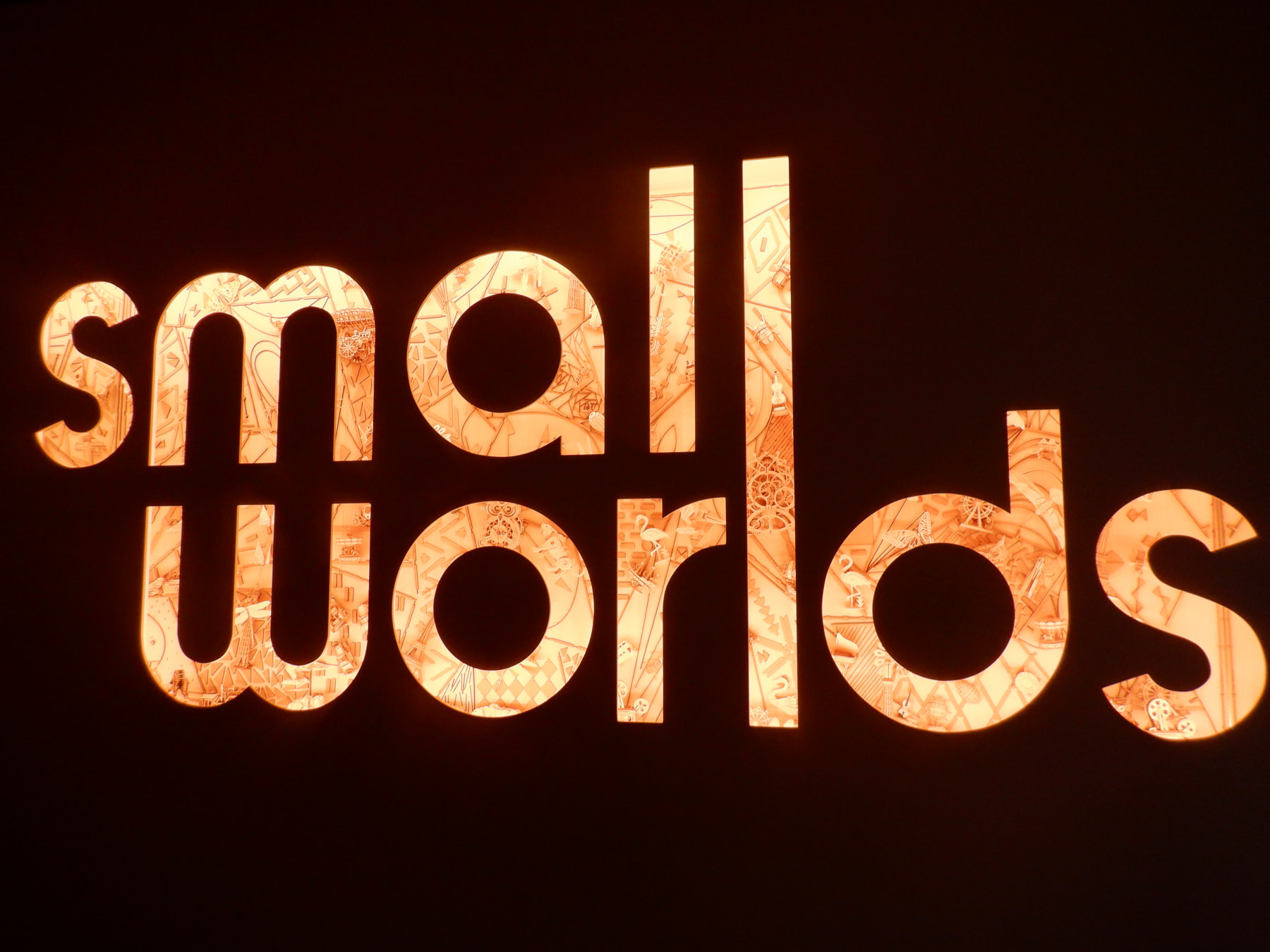 ＳＭＡＬ　ＬＷＯＲＬＤ’Ｓ　ＴＯＫＹＯ